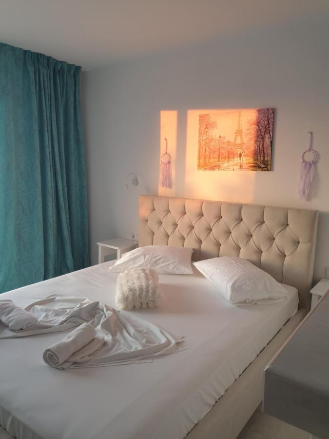 Silia Suites Malia Eksteriør billede