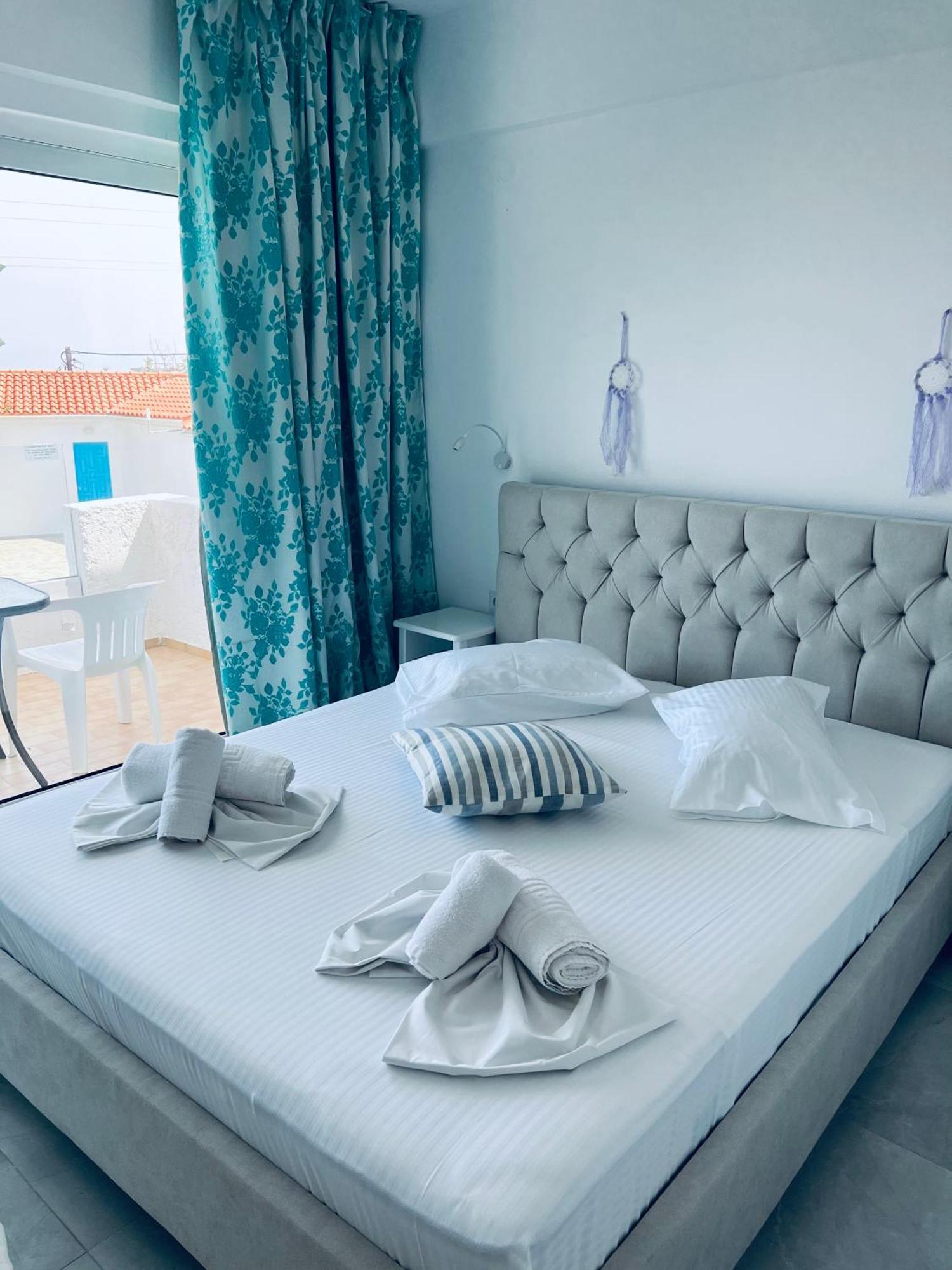 Silia Suites Malia Eksteriør billede