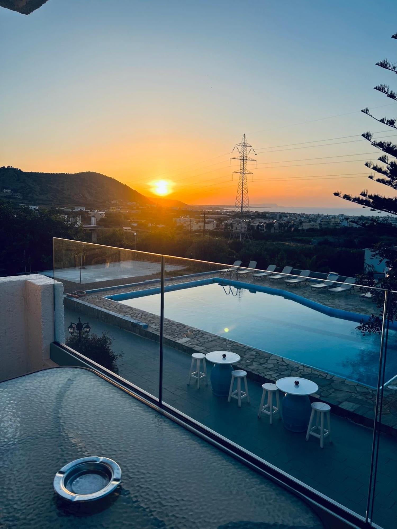 Silia Suites Malia Eksteriør billede