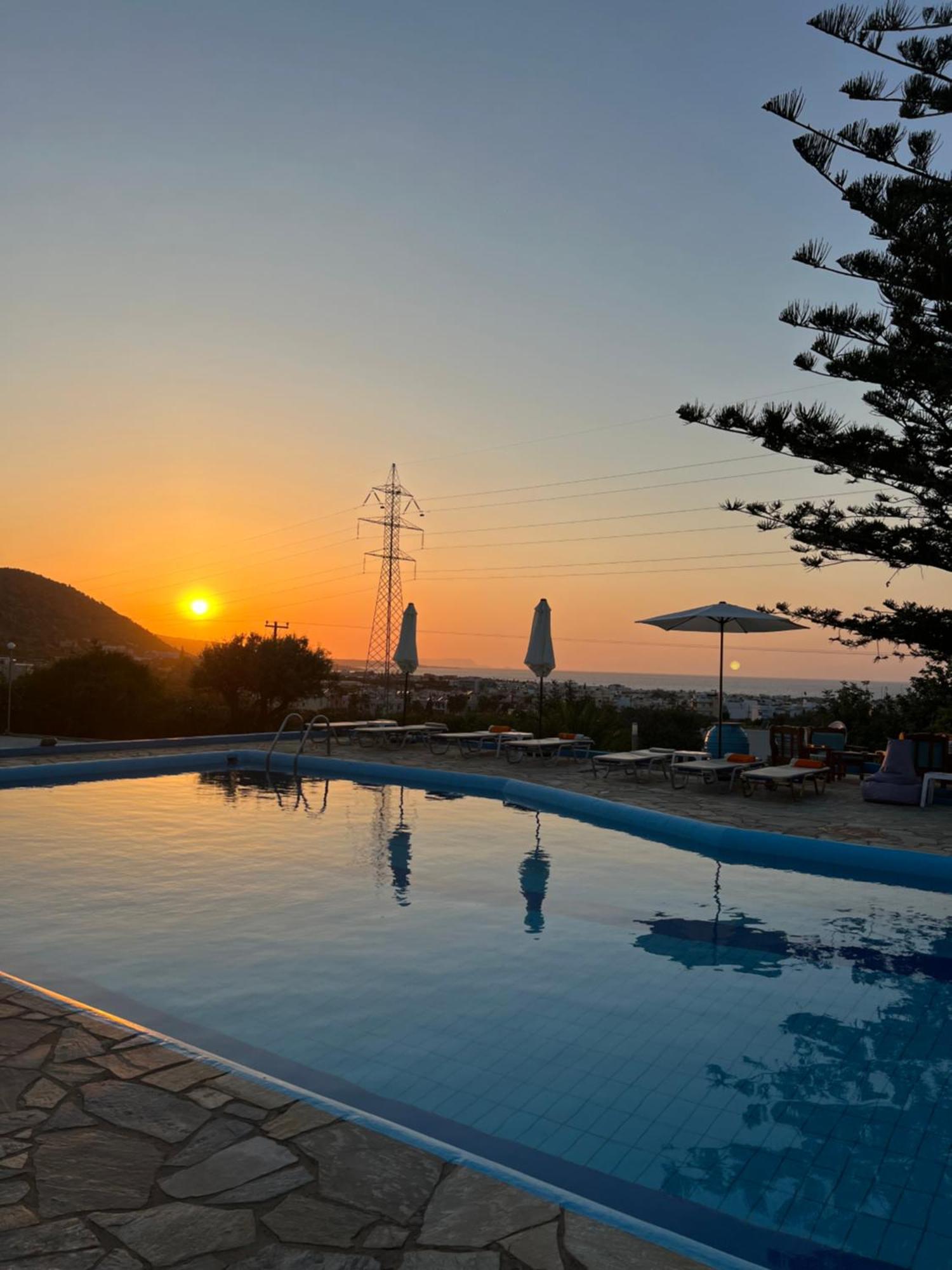 Silia Suites Malia Eksteriør billede